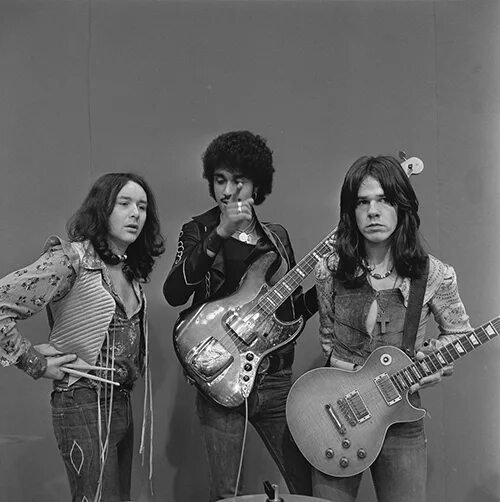 Группа thin Lizzy. Thin Lizzy 1971 thin Lizzy. Твин Лиззи группа. Thin Lizzy фото группы. Тин лиззи