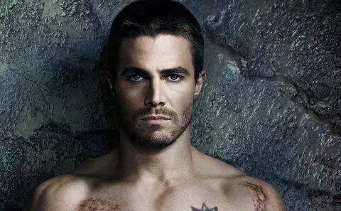 Stephen-Amell-arrow LaNostraTv.