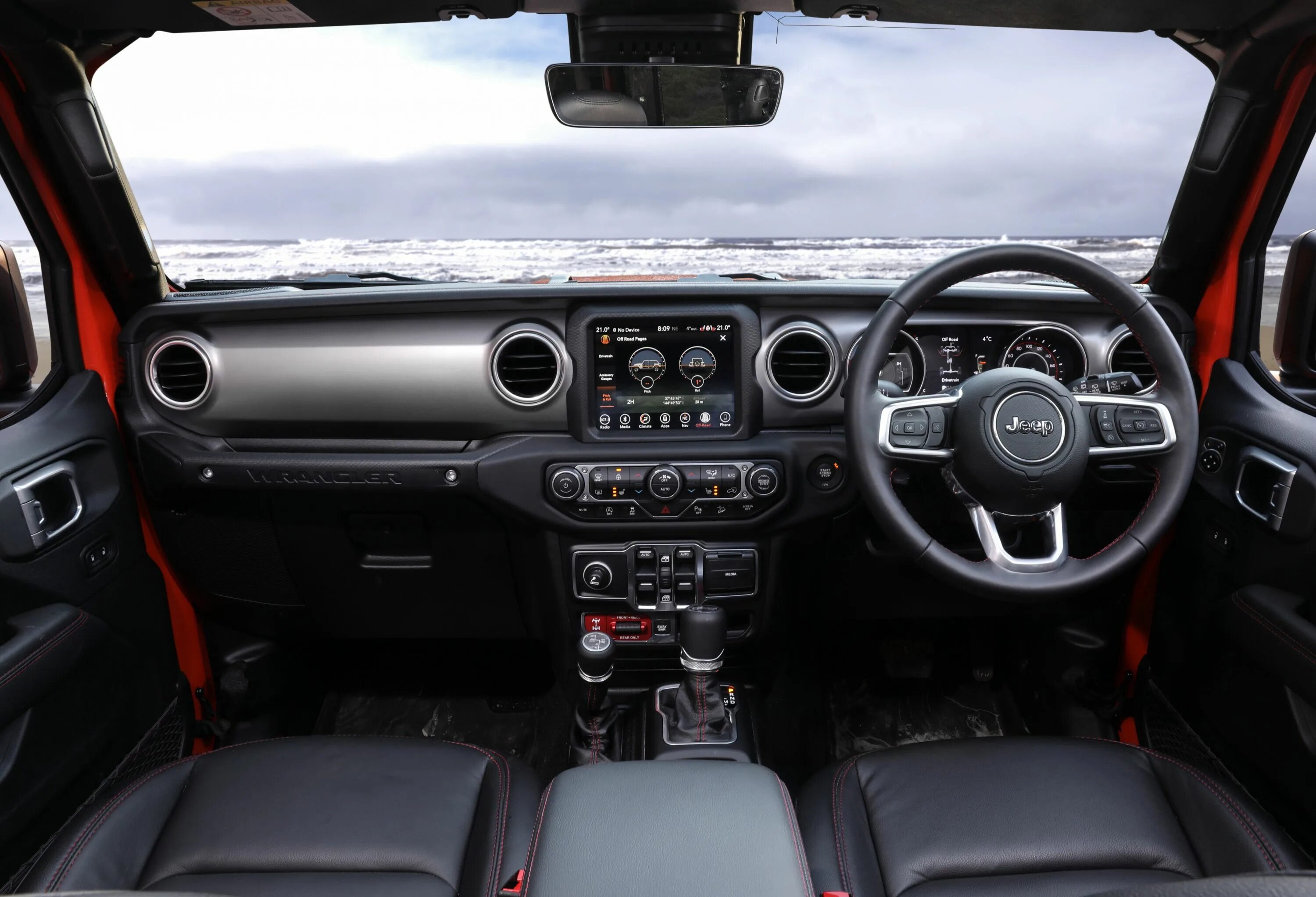 Jeep wrangler rubicon салон. Джип вранглер 2016 салон. Jeep wrangler rubicon 2019 салон. Jeep wrangler rubicon interior. Jeep wrangler rubicon interior.
