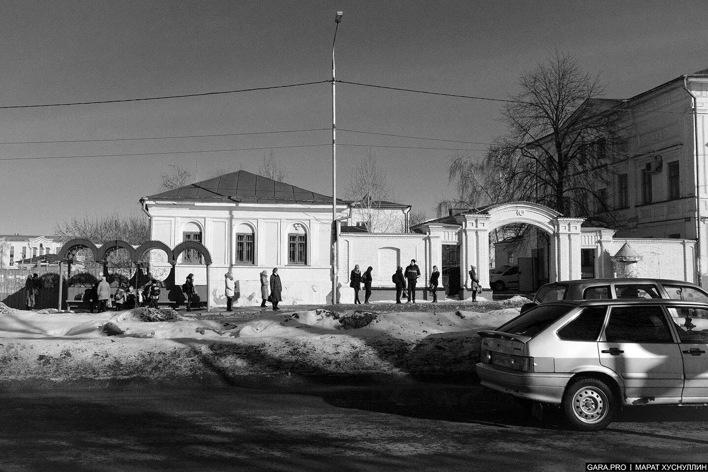 Памятник бориса пастернака в чистополе. Весенний чистополь фото. Дом а. Чистополь вчера. Софии губайдулиной чистополь старая.
