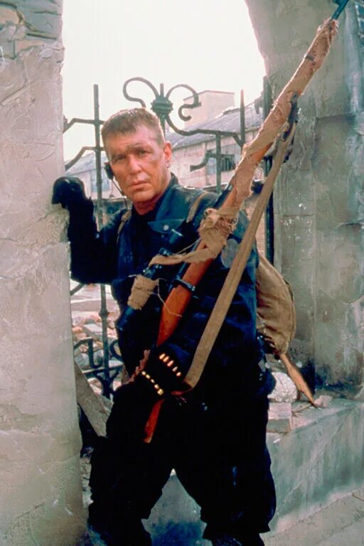 том беренджер снайпер. снайперы 2002. фильм про снайпера 2002. снайперы 2002. снайпер 2 фильм 2002.