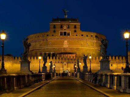 Visiting Castel Sant'Angelo in Rome, Italy - Photo 2. 