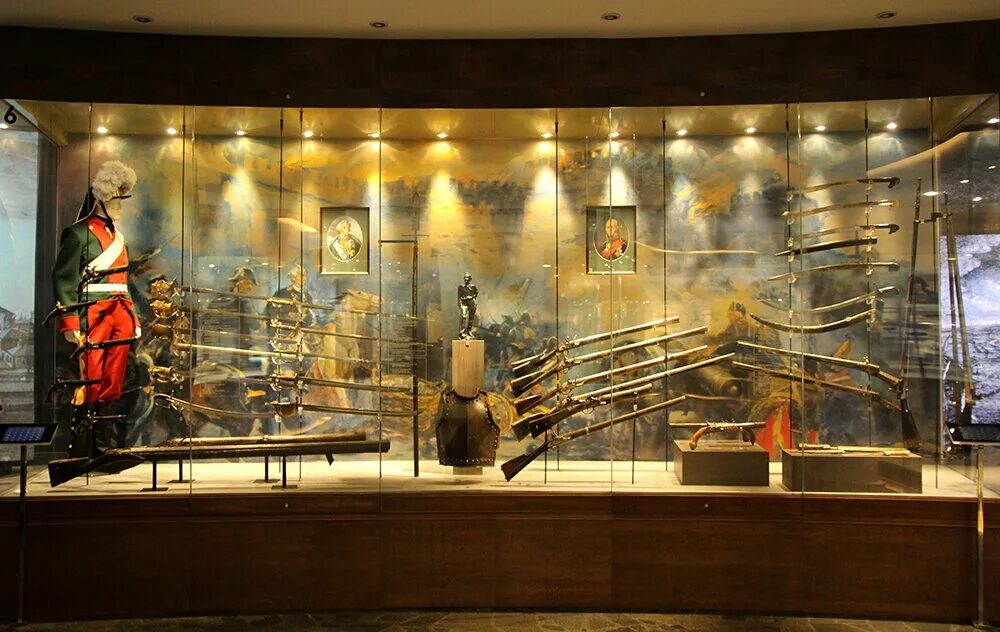 Тула музей оружия экскурсия. Тульский государственный музей оружия. Музей шлем в туле. Оружейный музей в туле. Тула город мастеров оружейников музей.