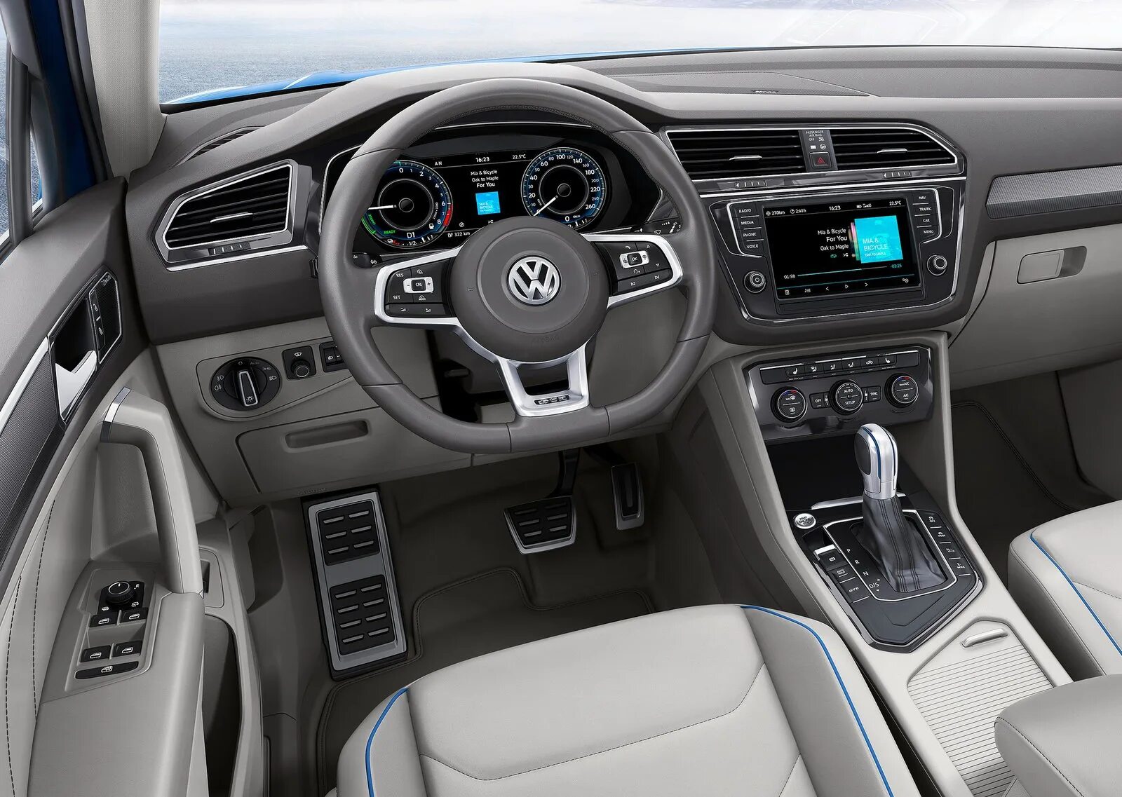 Volkswagen Tiguan 2021 салон. Фольксваген Тигуан 2021 комплектации. Фольксваген Тигуан 2016 салон. Фольксваген Тигуан 2021 р лайн салон.
