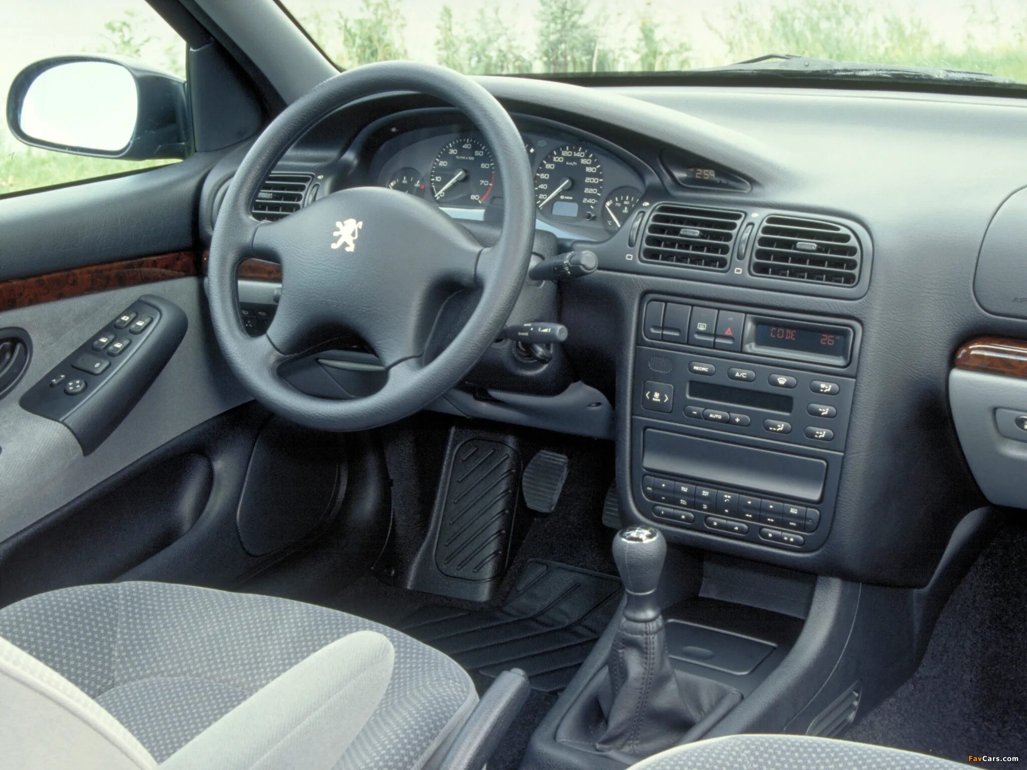 Пежо 406 2000 года. Peugeot 406 седан 1999-2004. Peugeot 406 салон. Пежо 406 седан. Пежо седан 406 2004.