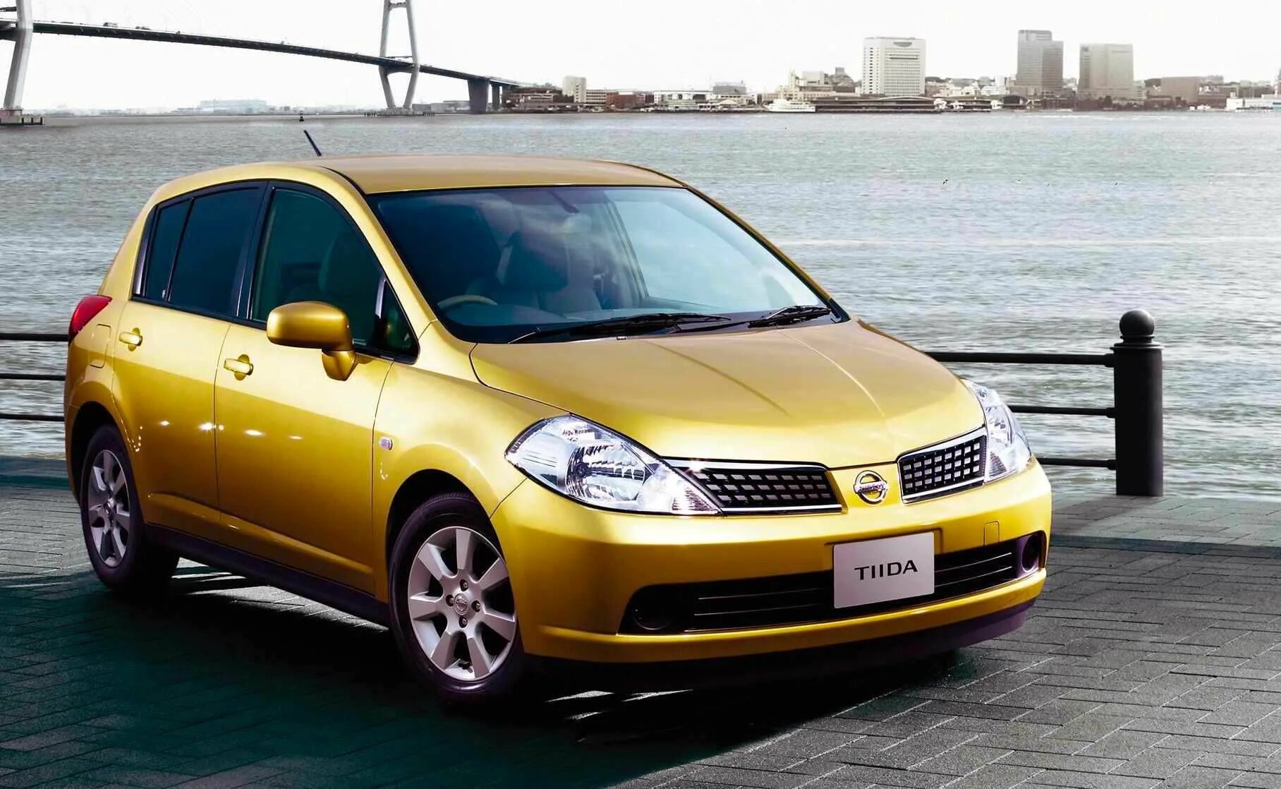 Nissan tiida запчасти. Nissan tiida разбор. Nissan tiida 2011. Nissan versa 2010. Nissan tiida c11.