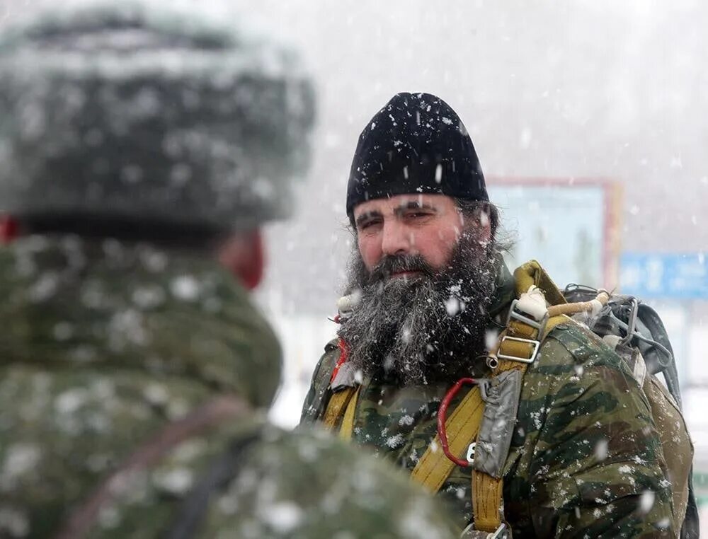 Военный капеллан. Военный капеллан в армии РФ. Капеллан военный священник. Священники в Российской армии. Священник ВДВ.