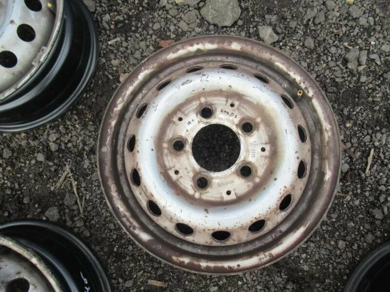 Диск колесный спринтер r15 спарка. Диск штампованный мерседес спринтер. Диск спринтер 15. Диск спринтер 15. Диски на мерседес спринтер r15 штамповка.