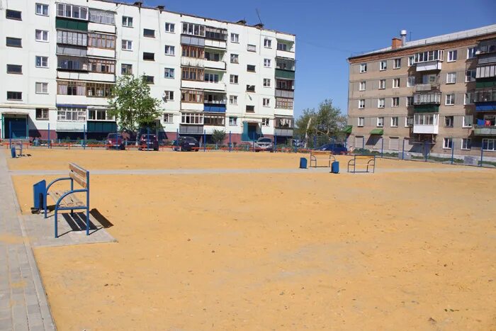 Поселок зауральский челябинская область. Посёлок Зауральский Еманжелинский район. Зауральский Еманжелинск. Зауральский парк 3 квартал. Еманжелинск новый дом.