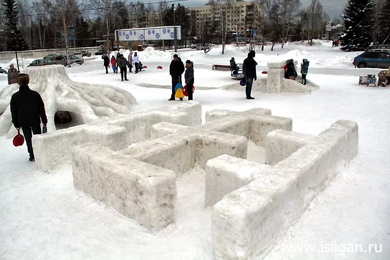 Ледовый городок в златоусте. Ледовый городок в златоусте. Златоуст ледяной городок. Златоуст снежный городок. Ледовый городок в златоусте.