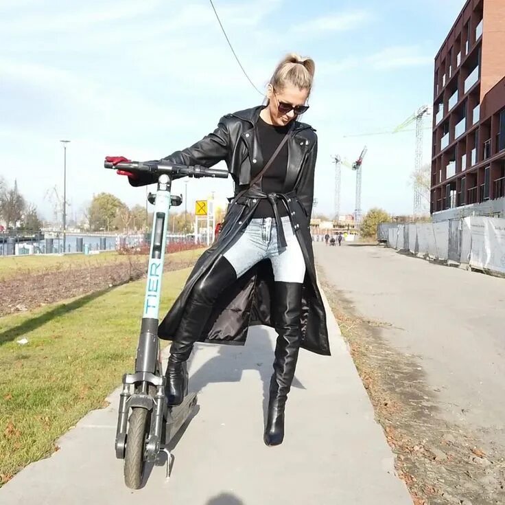 Foxy geek. Foxy boots &amp; fashion. foxy boot.