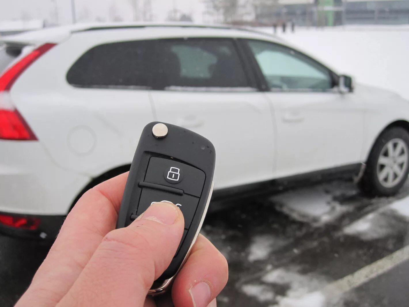 Car remote control keyless entry system. Сигнализация потеряла машину. Сигнализация потеряла машину. Киа рио 2 ключ сигнализация брелок. Сигнализация потеряла машину.