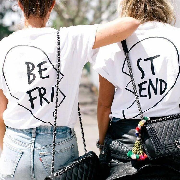 Неуклюжая уэно / ueno-san wa bukiyou. Неуклюжая уэно 2. Naoka ueno. Две подружки. Ueno best friend.