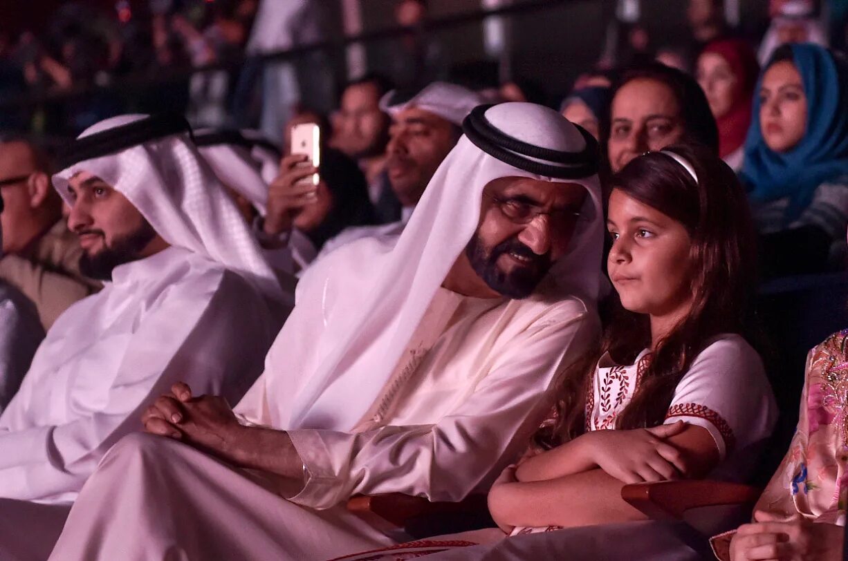 Хранительница гарема нефтяного шейха. Мохаммед Аль Мактум гарем. Шейха бинт Саид Тани Аль-Мактум. Гарем шейха. Принцесса Дубая шейха махра.