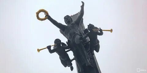 Герой на поклонной горе