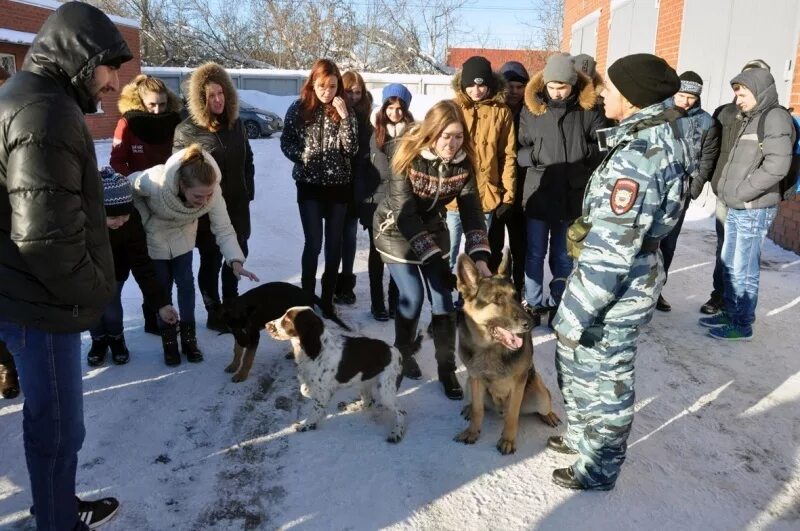 Кинологический колледж после 9 класса. Скрябина Академия кинология. Кинолог Щелково колледж. Скрябина, 38 колледж кинологов. Кинологи Щелково.