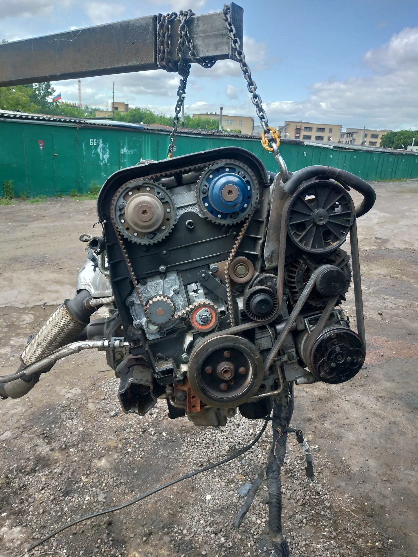 Замена двигателя. Dx13*358060 Volvo Motor. Volvo с мотором 123e мошность3561993 года. Черепашка Вольво на моторе.