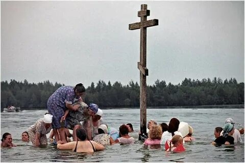 Человек создает религию