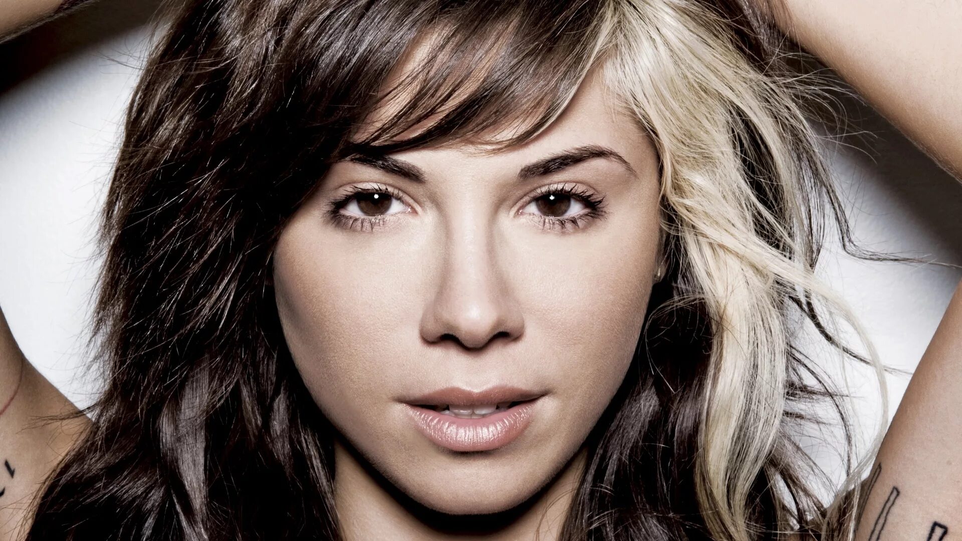 A thousand years christina perri. Christina perri human. Плей бой музыка 2024. Human christina perri футаж. Christina perri 2022.