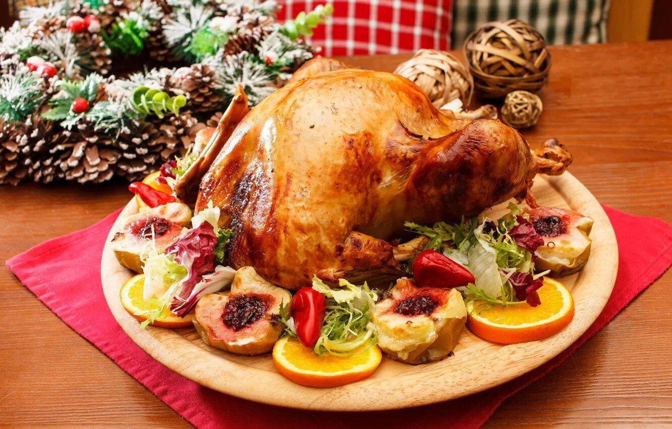 . Рождественская индейка (Christmas Turkey) Ингредиенты. Рождествейнская Идейка. Запеченная индейка на Рождество. Курица на новогодний стол.