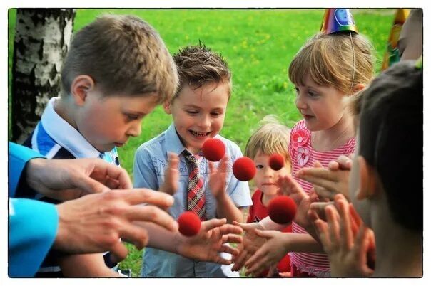 Child focus. Фокусы для детей. Дети на уроке. Фокусы для детей на природе. Уличные фокусы.