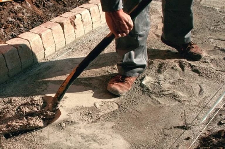Брусчатка на отсев. Укладка тротуарной плитки. Укладка тротуарной плитки. Укладка тротуарной плитки. Укладка плитки на песок без цемента.