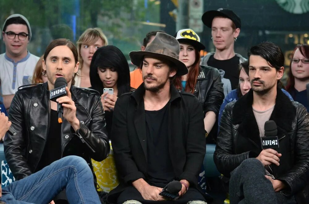 30 second to the mars earth. 30 секонд ту марс. джаред лето 30 seconds to mars 2--7. 30 seconds to mars at the studio. 30 seconds hero.