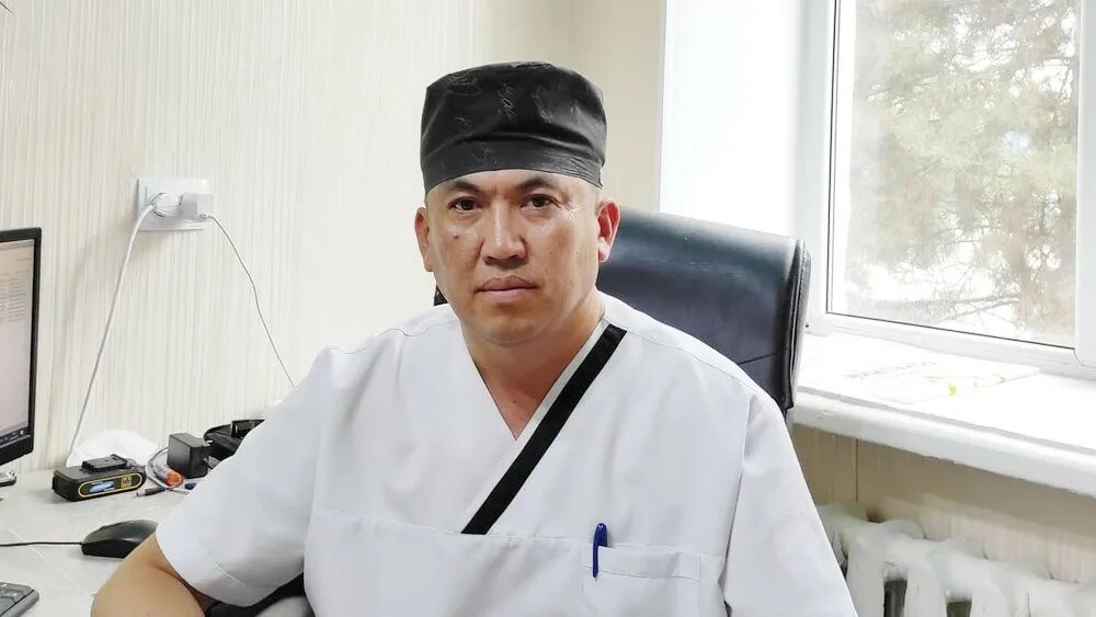 Заведующий 4 больницы. Сабырбек жумабеков. сабырбек джумабеков биография. заведующий ортопедии 4 больница бишкек кыргызстан. жумабеков травматолог бишкек.