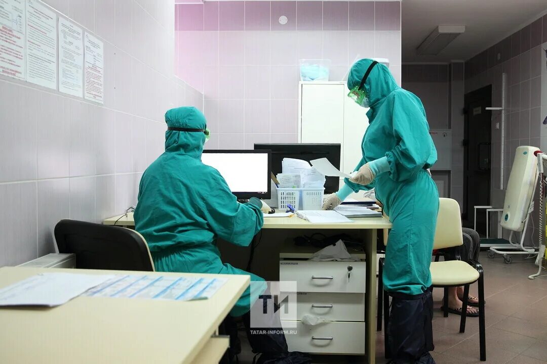 Бариев роспотребнадзор набережные челны. Поликлиника. 8 больница казань. Мошенник дезинфектор. Грипп фото.