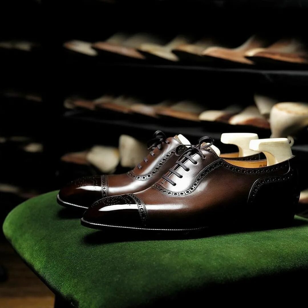 Джимми чу обувь женская. Цыганские туфли мужские. Каблуки ральф руссо. Дольче габбана барокко украшения. Роскоши обувь.