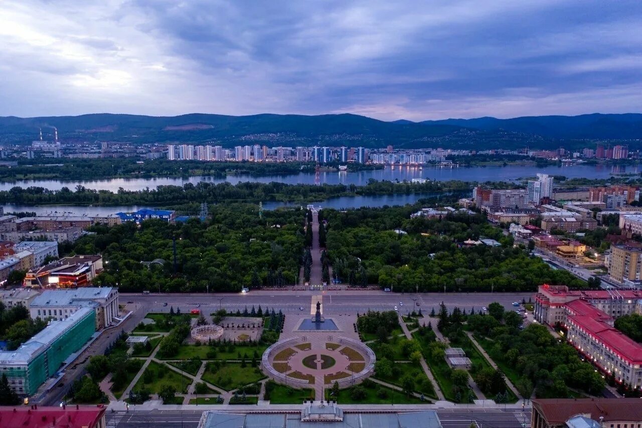 Красноярск. Красноярск центр города. Красноярск центр. Центральный район Красноярск. Парк Горького Красноярск смотровая площадка.