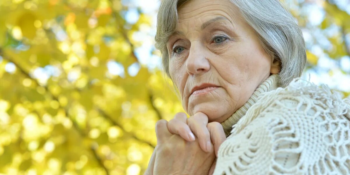 Близость пожилых. Немолодая женщина. Женщина среднего возраста. Пожилой и старческий возраст. Снять пожилую женщину.