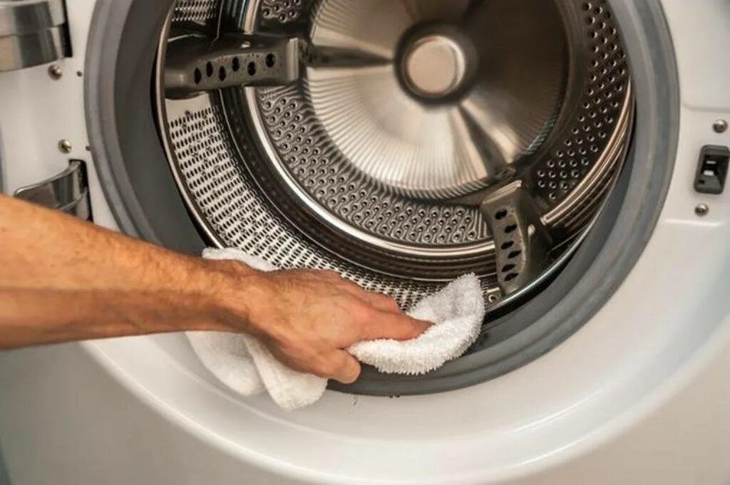 Внутри стиральной машины AEG 60840. Барабан сушильной стиральной машины Лджи. Мытье стиральной машины. Чистка барабана стиральной машины. Как почистить от запаха стиральную машинку автомат