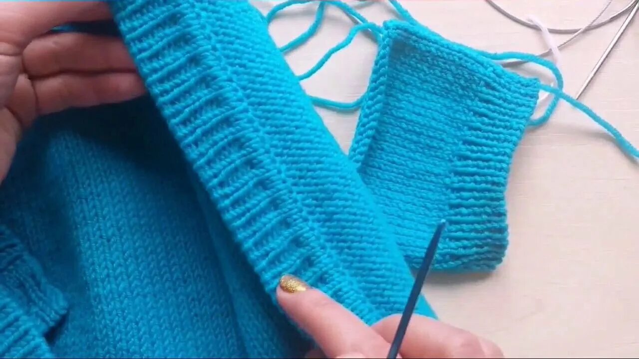 Планки для вязаных изделий. Красивая планка для пуговиц спицами. Планка с петельками для пуговиц. Как связать планку. Узор для планок в вязание.