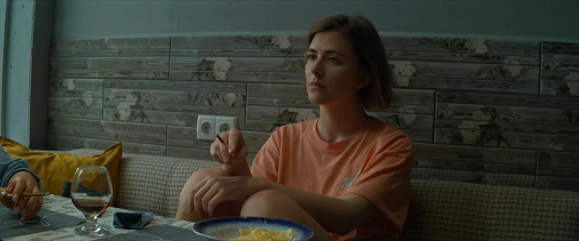 2025 web dl 1080p. Саша 2025. страна саша фильм 2025. саша фильм 2025 кадры. саша зверева 2025.