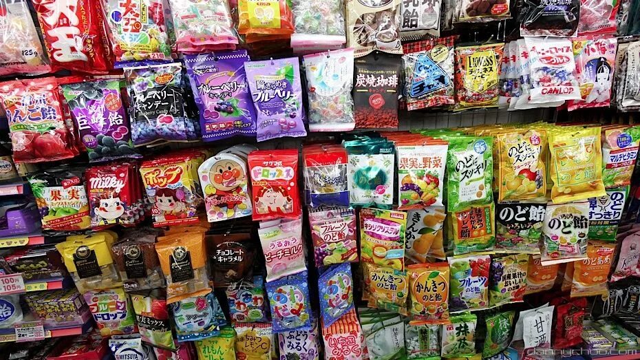 Корейские магазины в корее. Японский магазин продуктов. Магазины в японии. Китайско корейский магазин. Китайско корейский магазин.