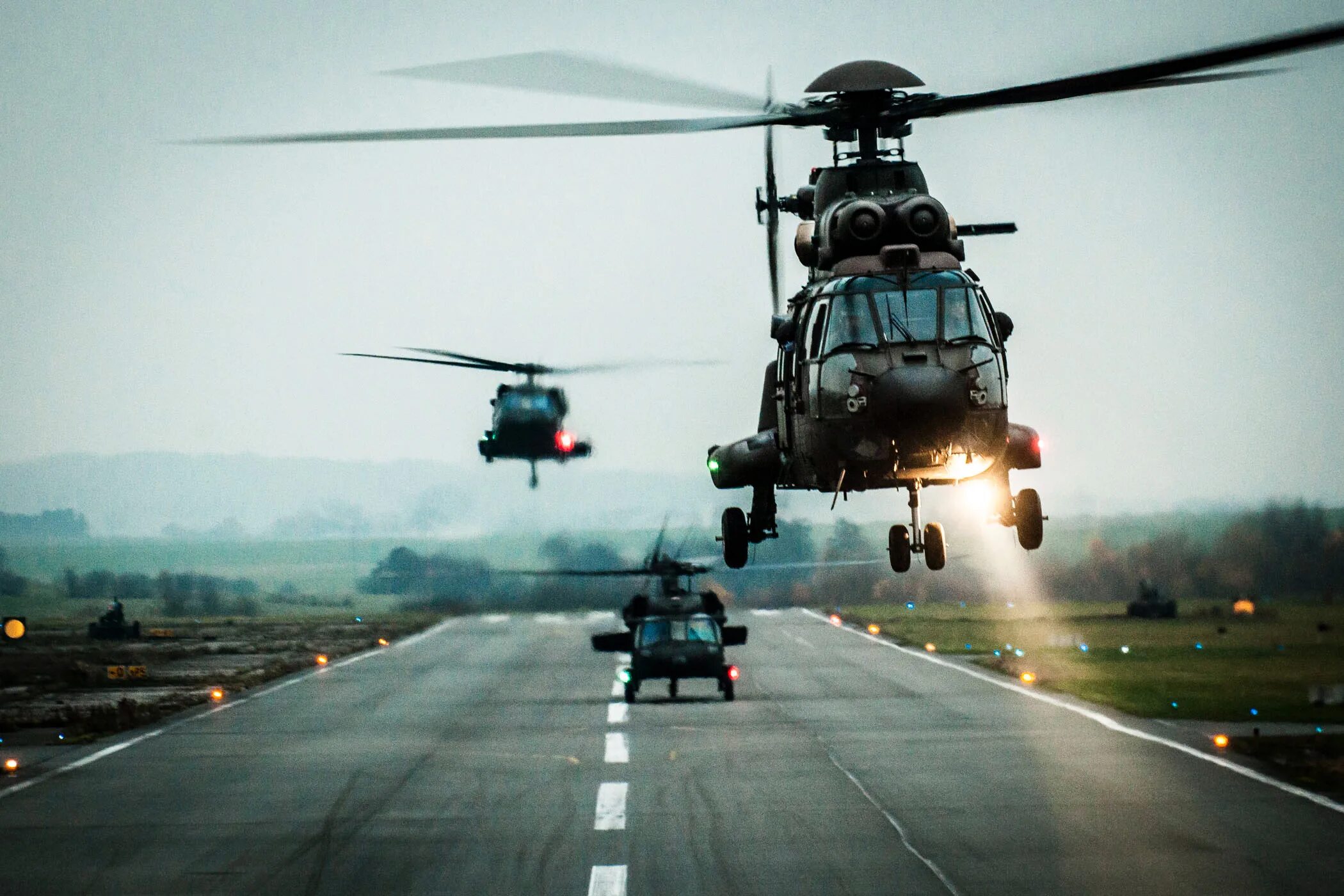 Лучший вертолет в мире на сегодняшний день. Airbus helicopters h215. h215 вертолет узбекистана. противопожарный комплект vertolyot h-215. helicopter h 215.
