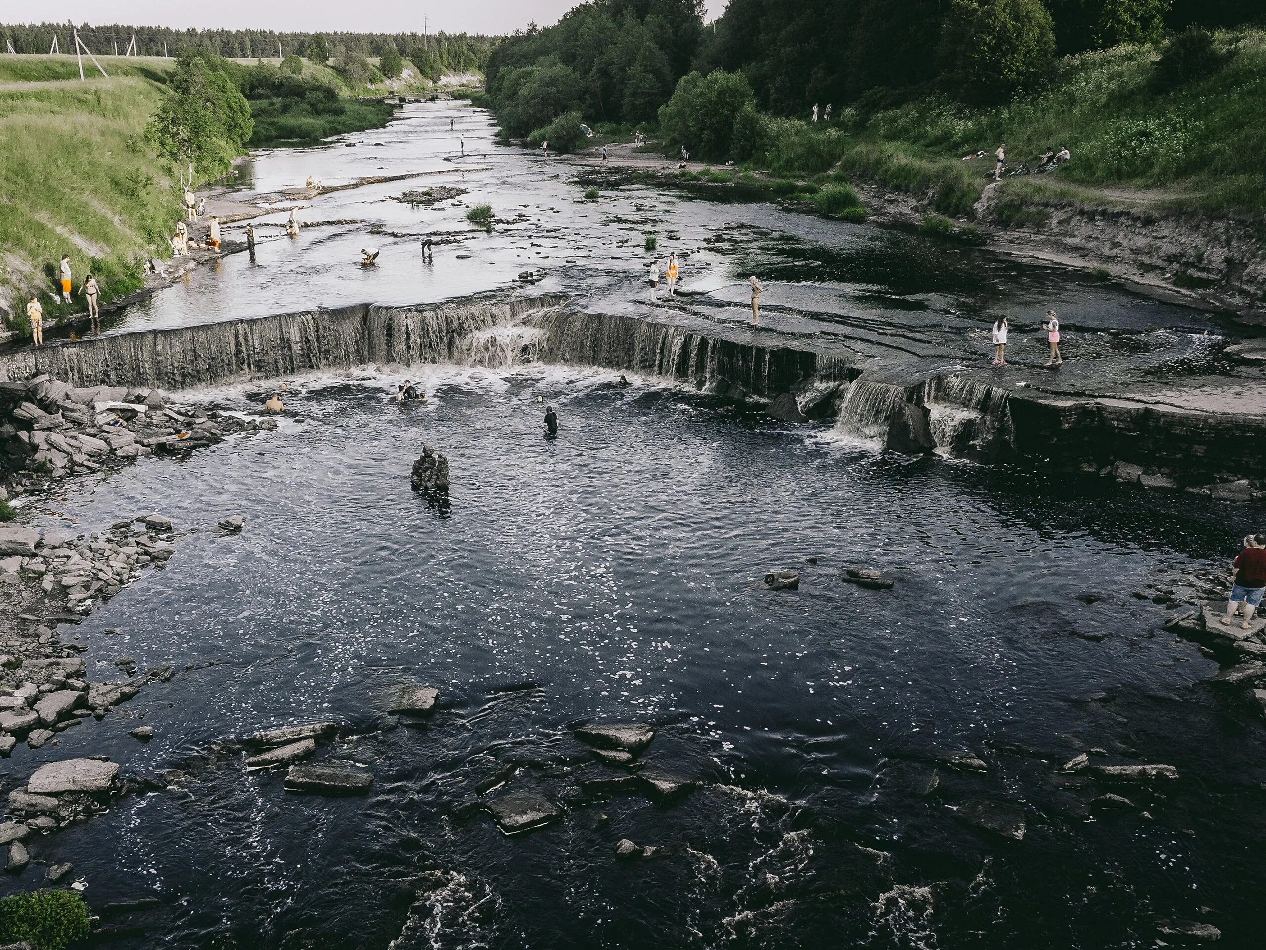 Большой тосненский водопад. Гертовский водопад. Тосненский водопад. Водопад на реке Тосна.