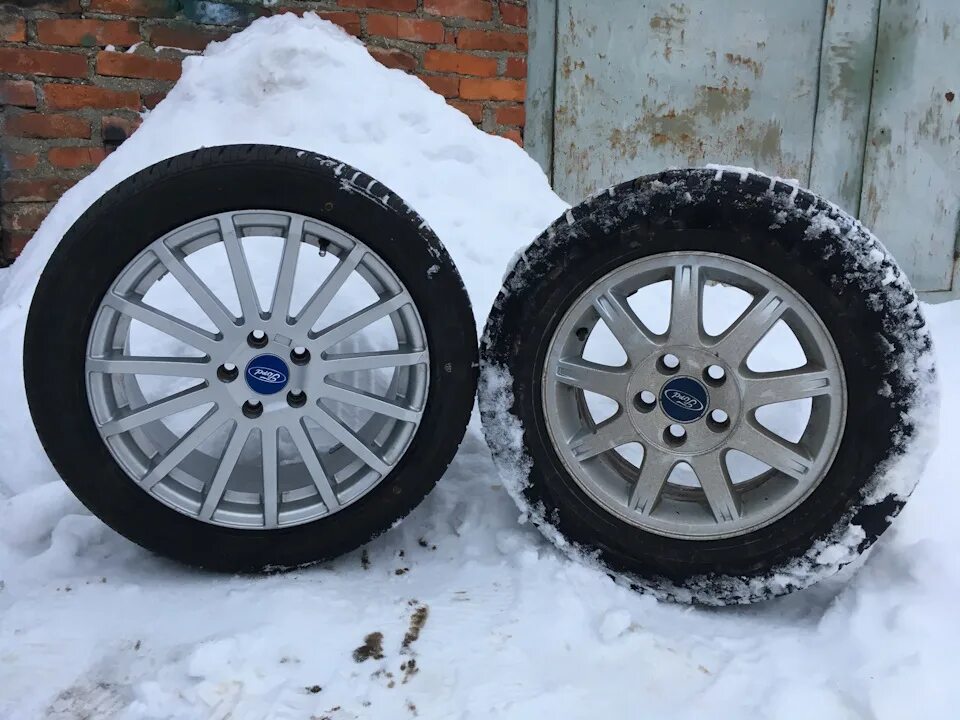 235/35 r19. Литые диски снежинка. Focus 2 зимняя резина к15. Зимние колеса на форд фокус 3. 205 55 r16 зима форд фокус 2.