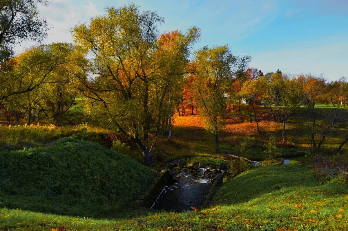 санкт-петербург. музей заповедник петергоф сады. фабричная улица 1 д петергоф. стрельна петродворцовый район. петергоф в апреле 2023.