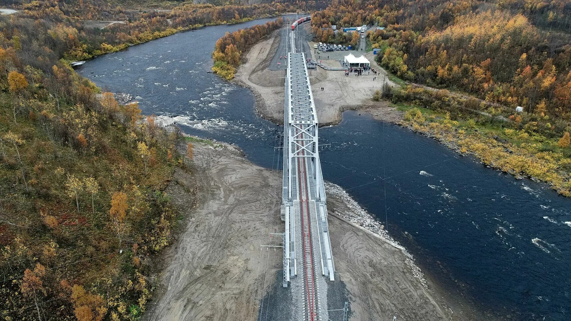 Где начинается мост. Кольский Железнодорожный мост Мурманск. Новый мост через реку кола в Мурманске. Новый Железнодорожный мост через реку кола. ЖД мост кола Мурманск.
