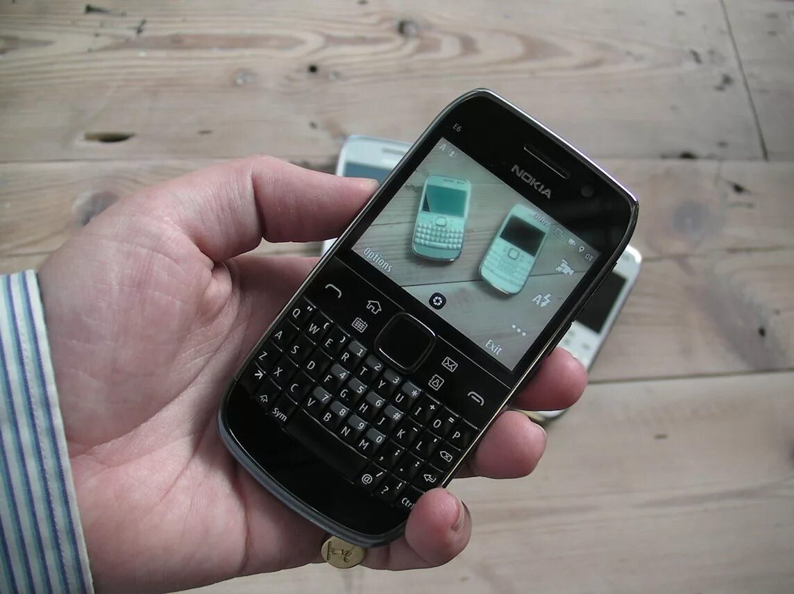 Лучшие кнопочные телефоны 2024 года. Nokia кнопочный с камерой 2мп. Nokia 2 Megapixel кнопочный. Нокия кнопочный камера 0.3. Кнопочные нокиа с фронтальной камерой.