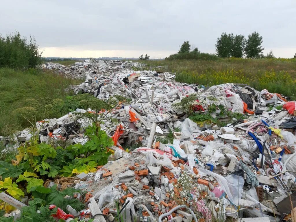 Тко ленинградская область. Свалки мусора в Ленинградской области. Несанкционированные свалки Ленинградской области. Полигоны мусора в Ленинградской области. Полигон отходов в СПБ И лен.