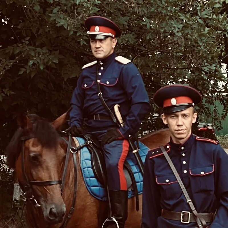 конный взвод. разрубил шашкой до седла. конный взвод миллерово. конный взвод. конный взвод.