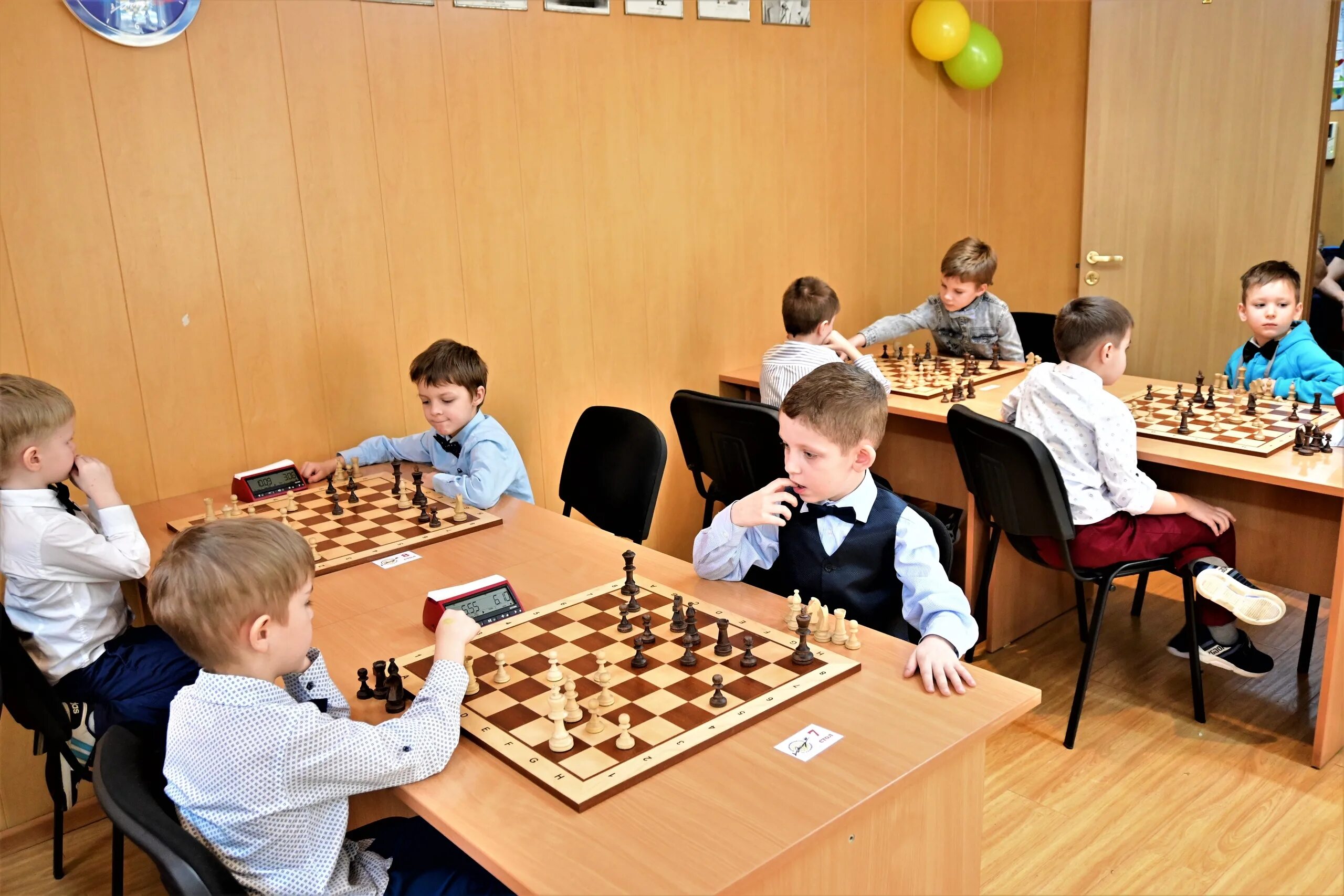 русская шахматная школа турниры. шахматные турниры в клубе. новосибирск шахматы федерация. шахматный клуб. кружок шахматы.