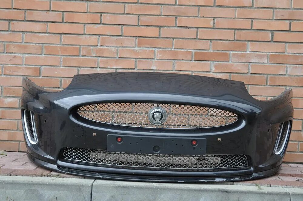 Купить бампер на 14. Бампер Jaguar XK. Бампер передний Jaguar XKR 5.0. Передний бампер Ягуар e Type 2018. Бампер на Ягуар XS.