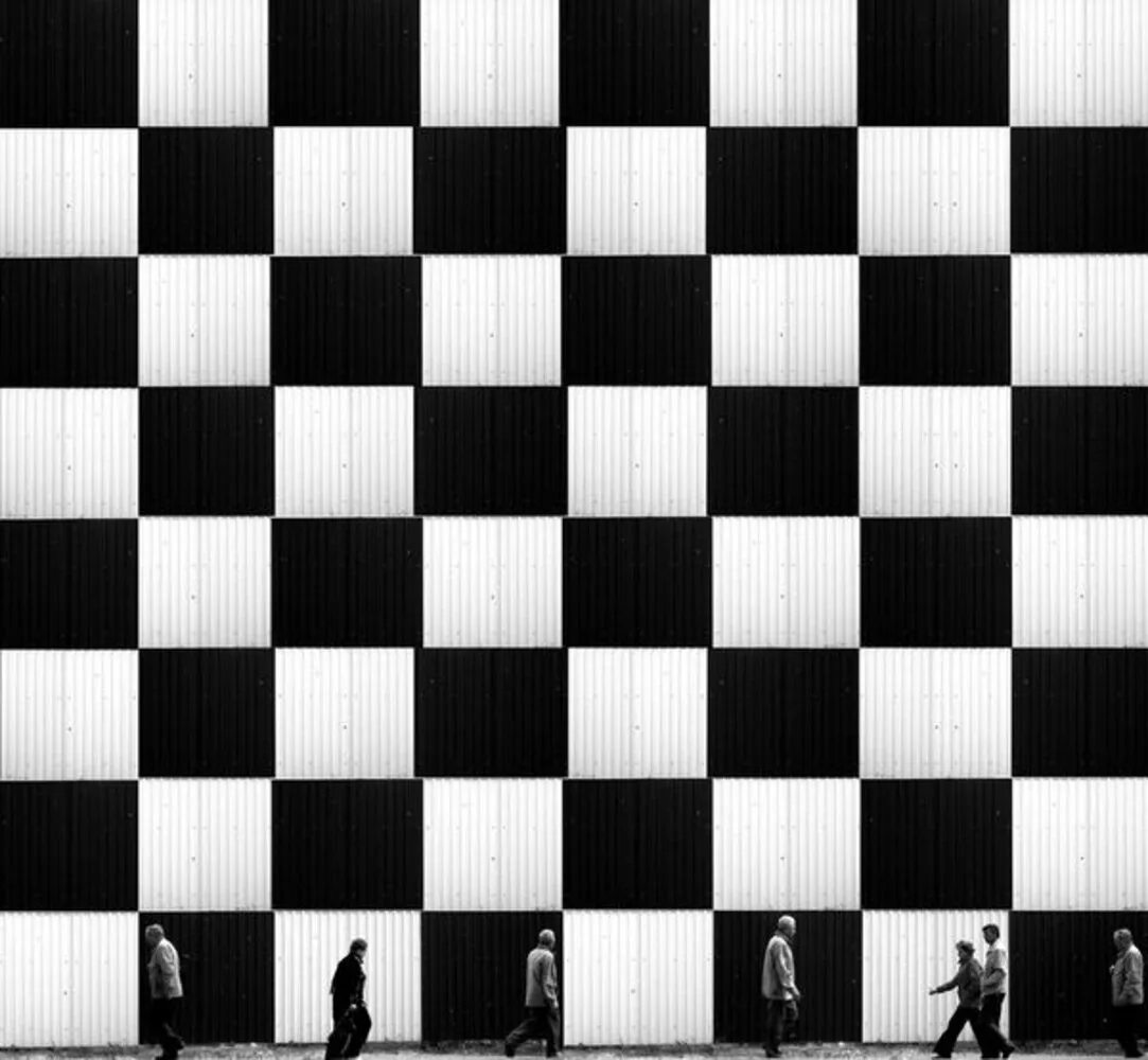 Черно белые квадратики. Шахматная доска черно белая. Черное белое. Черный и белый квадрат