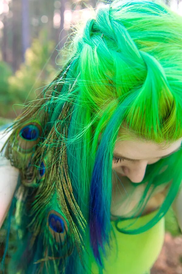 Зеленые волосы. Anthocyanin g04 lime green. Ева элфи с зелеными волосами. Девушка с ярко зелеными волосами. Зеленые волосы.