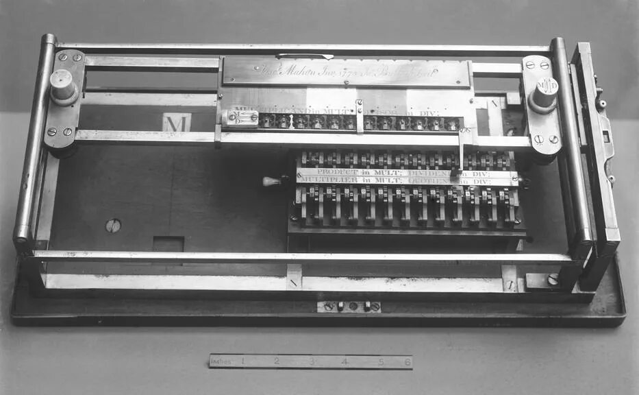 Вычислитель вычислительных машин. Вычислительная машина Крылова. Аскота вычислительная машина. "УСМ - 1" вычислительная машина. First calculating