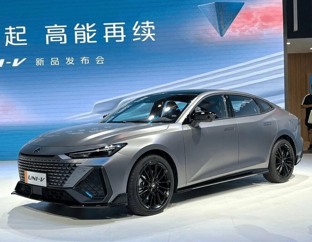 Changan uni v 2. Changan uni-v 2025. changan uni-v. 2025 2.0. changan uni-v 2025 седан. чанган седан 2025.